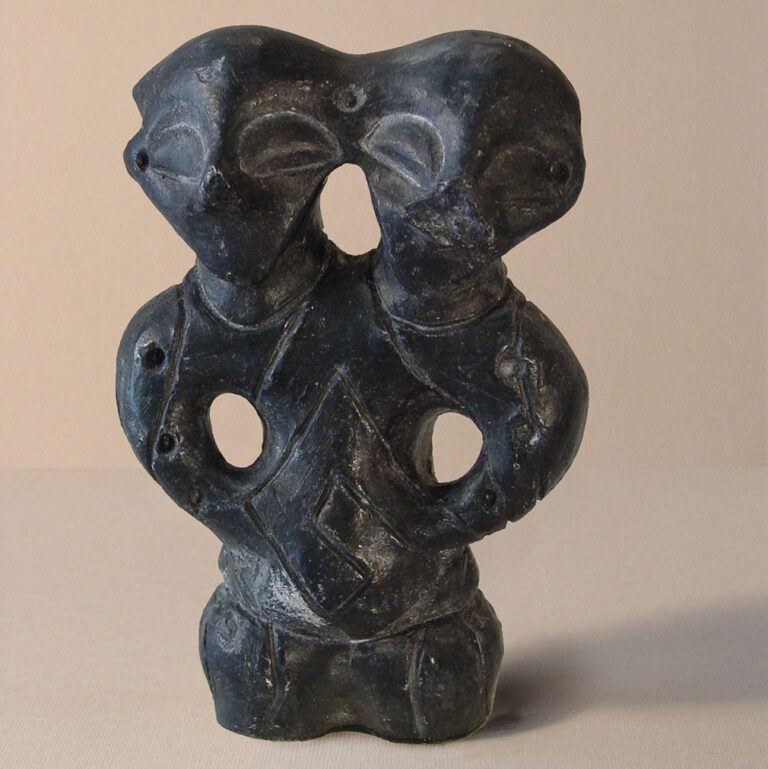 Dvoglava_statueta_Gomolava